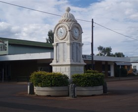 Barcaldine War Memorial Clock - Broome Tourism