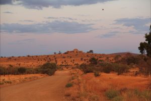 Castle Rock walk and Lookout - Broome Tourism
